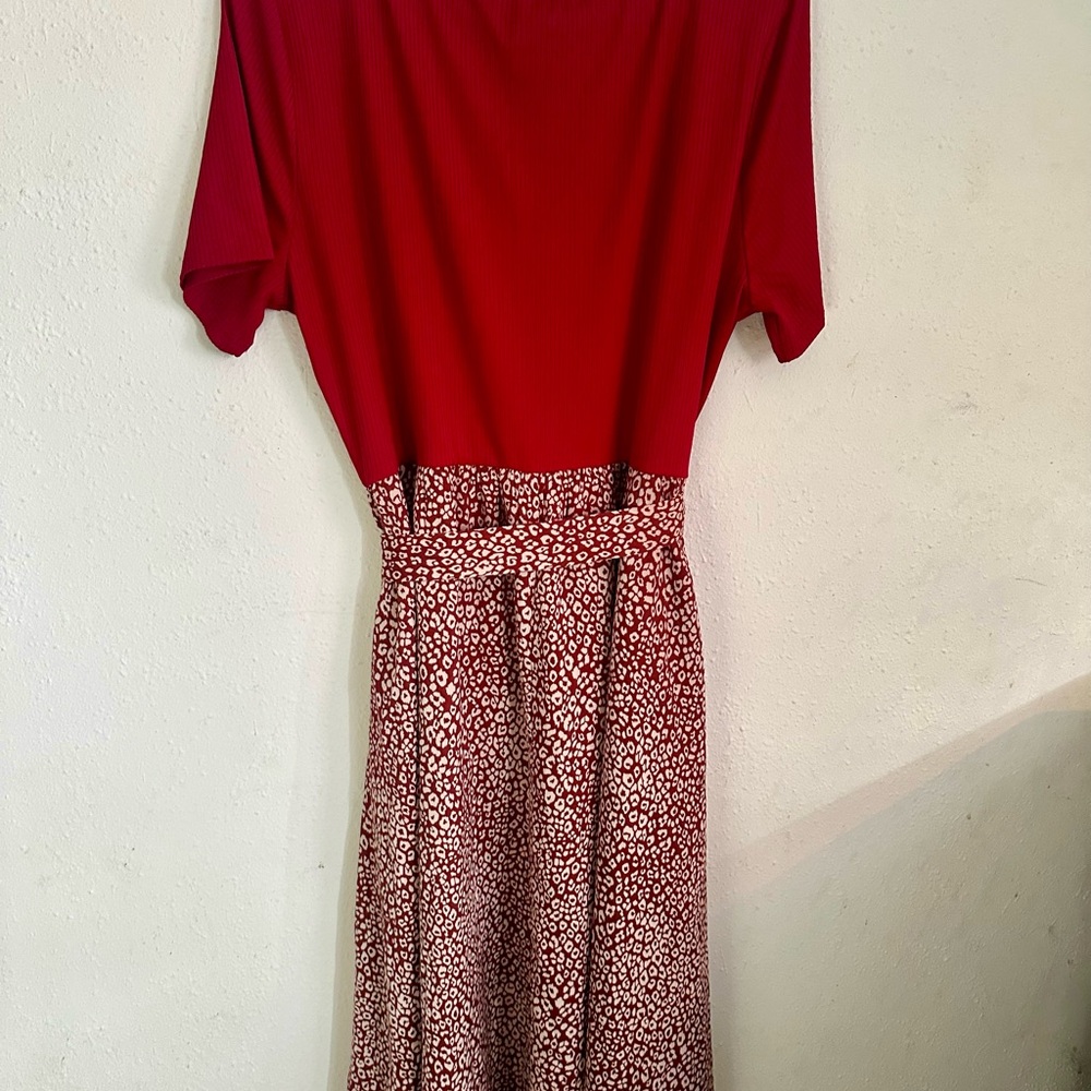 Chic Red Midi Dress with Animal Print Skirt - Picture 2 of 4